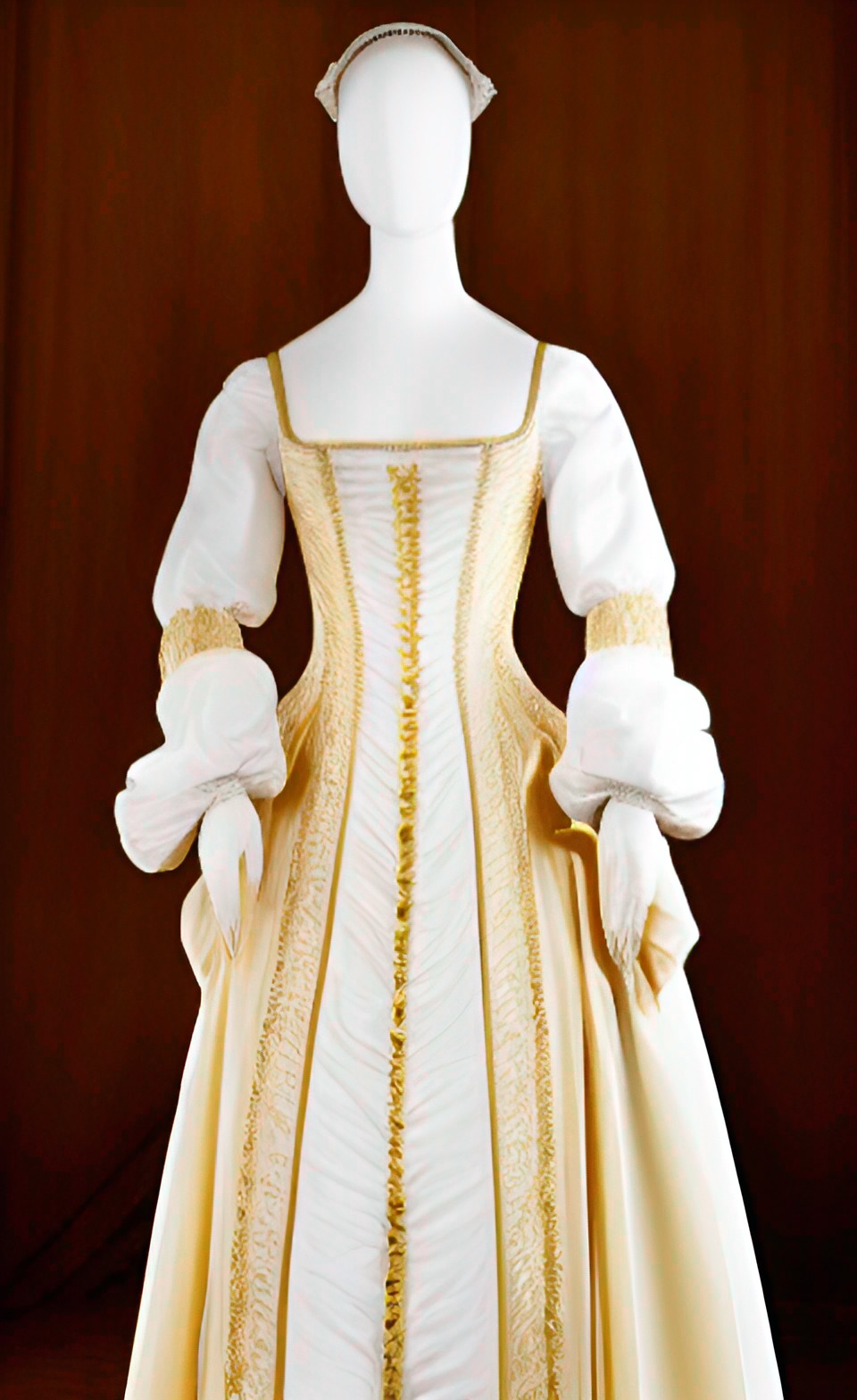 Gown, Gold and White, Tudor - exquisite ladies' gown, tudor, white, gold preview